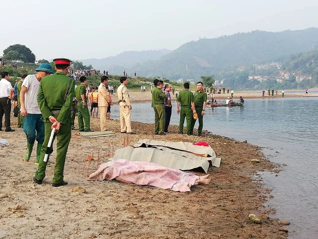 Kinh hoàng 8 học sinh chết đuối trên sông Đà-1