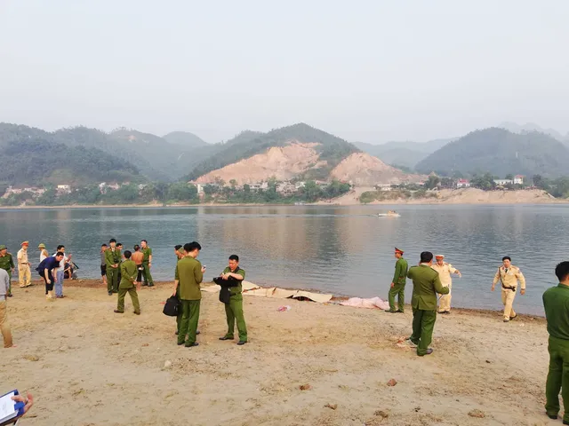 Kinh hoàng 8 học sinh chết đuối trên sông Đà-4