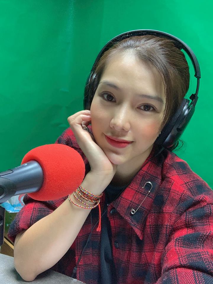 Lưu Đê Li thả thính cuối năm lấy chồng nhưng antifan chỉ tập trung vào chiếc cằm lệch sang 1 bên như quả xoài-6