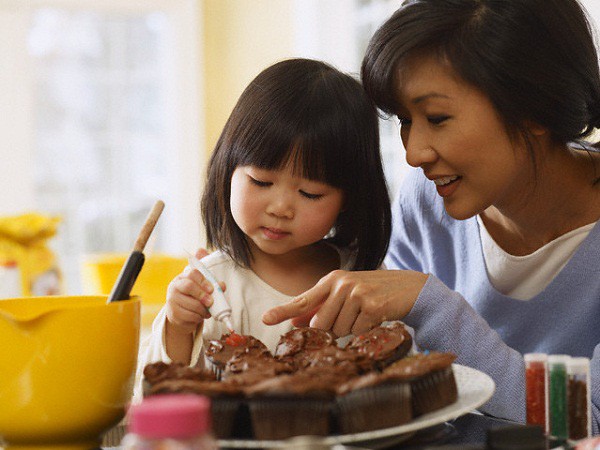 Hùng hổ đến khách sạn bắt gian, vậy mà vừa nhìn thấy người đàn bà đi bên cạnh bố chồng, tôi đã bủn rủn tay chân không dám lao vào-2