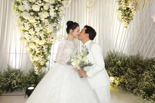 Bộ ba oan gia Nam Em - Trường Giang - Nhã Phương sau 1 năm sóng gió: Người bội thu cả tình lẫn tiền, kẻ mải mê làm mỹ nhân khùng của showbiz-5