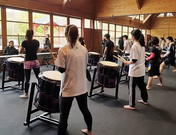 Có gì ở ngôi làng Nhật Bản nơi tỉ lệ chọi còn khó nhằn hơn cả ĐH Harvard: Rèn luyện khắc khổ như samurai, tất cả để giữ hồn cho tiếng trống thiêng liêng này!-6