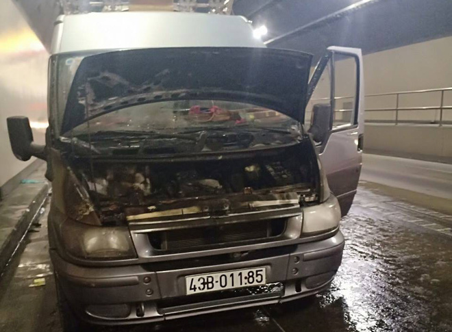 Xe đưa tang qua hầm Hải Vân bốc cháy, cảnh sát khẩn cấp sơ tán quan tài-2