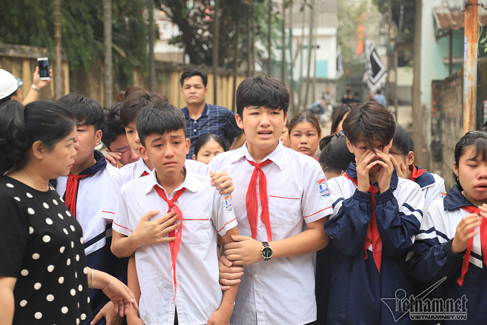 Không biết mặt bố, xa mẹ: Nam sinh chết đuối lạnh lẽo bên bà ngoại-9