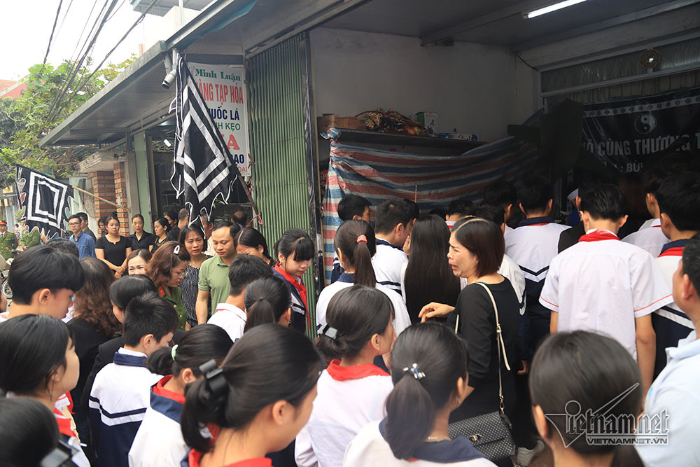 Không biết mặt bố, xa mẹ: Nam sinh chết đuối lạnh lẽo bên bà ngoại-8