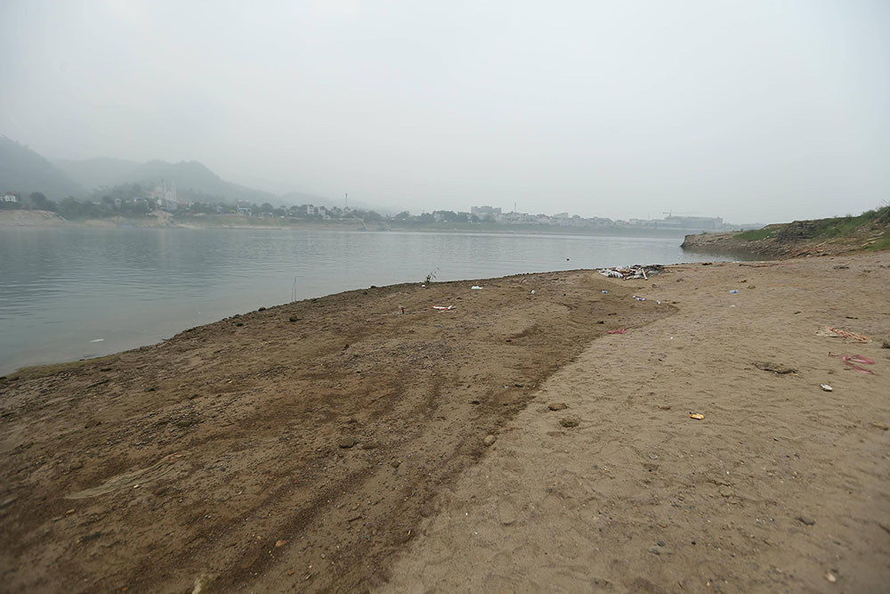 Không biết mặt bố, xa mẹ: Nam sinh chết đuối lạnh lẽo bên bà ngoại-15