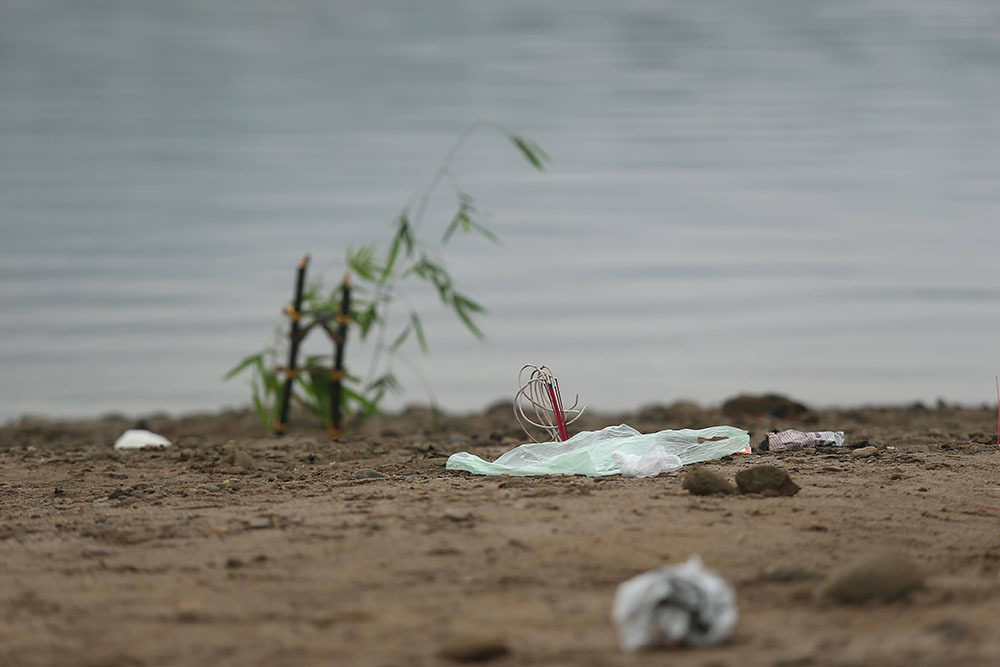 Không biết mặt bố, xa mẹ: Nam sinh chết đuối lạnh lẽo bên bà ngoại-4