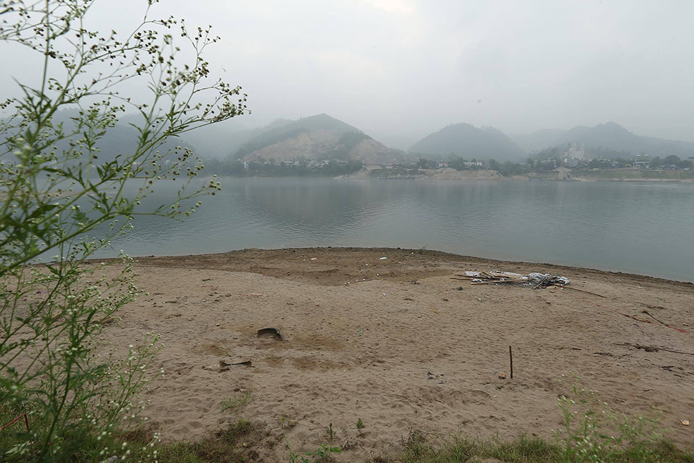 Không biết mặt bố, xa mẹ: Nam sinh chết đuối lạnh lẽo bên bà ngoại-17