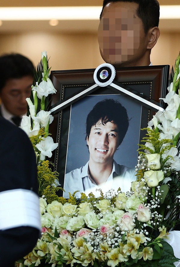 Cú trượt dài của con trai nhà tài phiệt Hàn Quốc: Sa ngã vào con đường nghiện ngập, bế tắc trong hôn nhân để rồi tự kết liễu đời mình-11