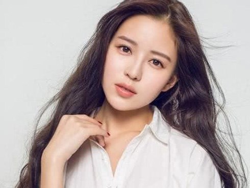 Gái tân 36 tuổi tìm bạn trai lương gần 2 tỉ mỗi năm, có nhà có xe riêng khiến dân mạng dậy sóng