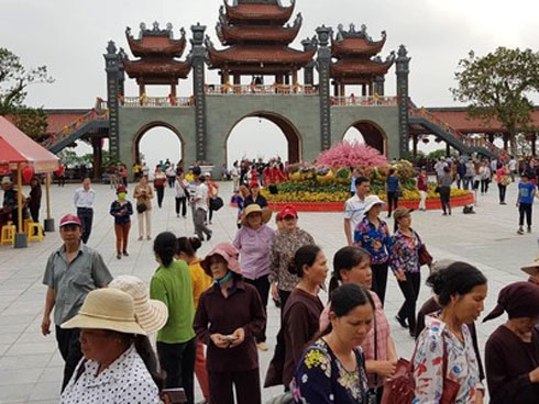 Hàng trăm tỷ đồng đổ về chùa Ba Vàng trong 3 năm xây dựng-3