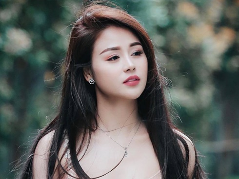 Nhìn body đẹp mê mẩn của em sinh đôi Hà Tăng ít ai tin cô từng béo ú-19