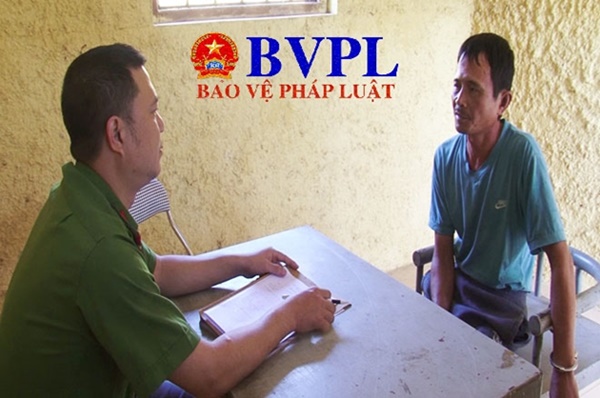 Chạm mặt 2 đối tượng hiếp dâm và vợ Bùi Văn Công trong trại giam-3