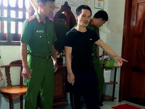 Tên trộm vô hiệu hóa camera an ninh trước khi 