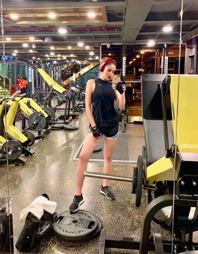 Ngắm vòng eo thon gọn, gây mê mẩn của Hoa hậu Kỳ Duyên-4