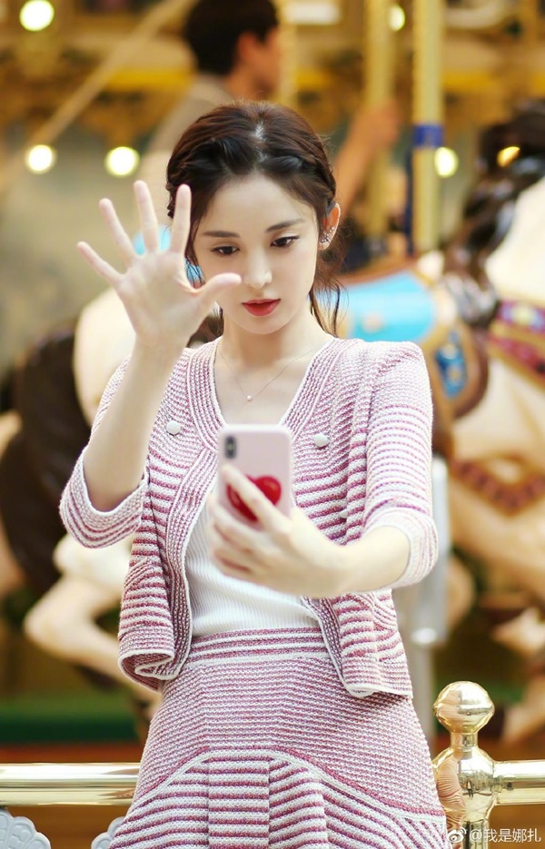 Nhan sắc khó cưỡng và ồn ào tình ái của 3 đại mỹ nhân Tân Cương-3