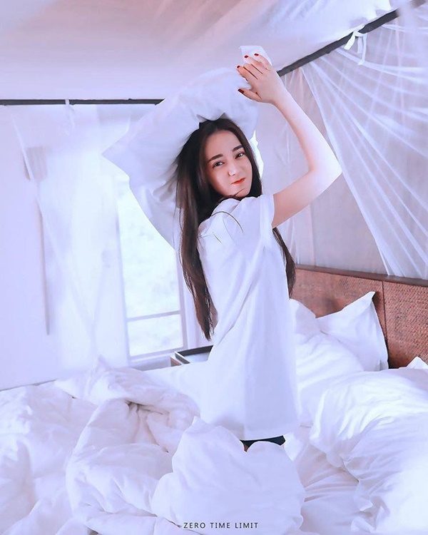 Nhan sắc khó cưỡng và ồn ào tình ái của 3 đại mỹ nhân Tân Cương-7