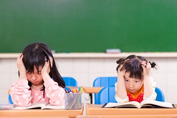 Dấu hiệu con đang bị stress và cách cùng bé vượt qua-1