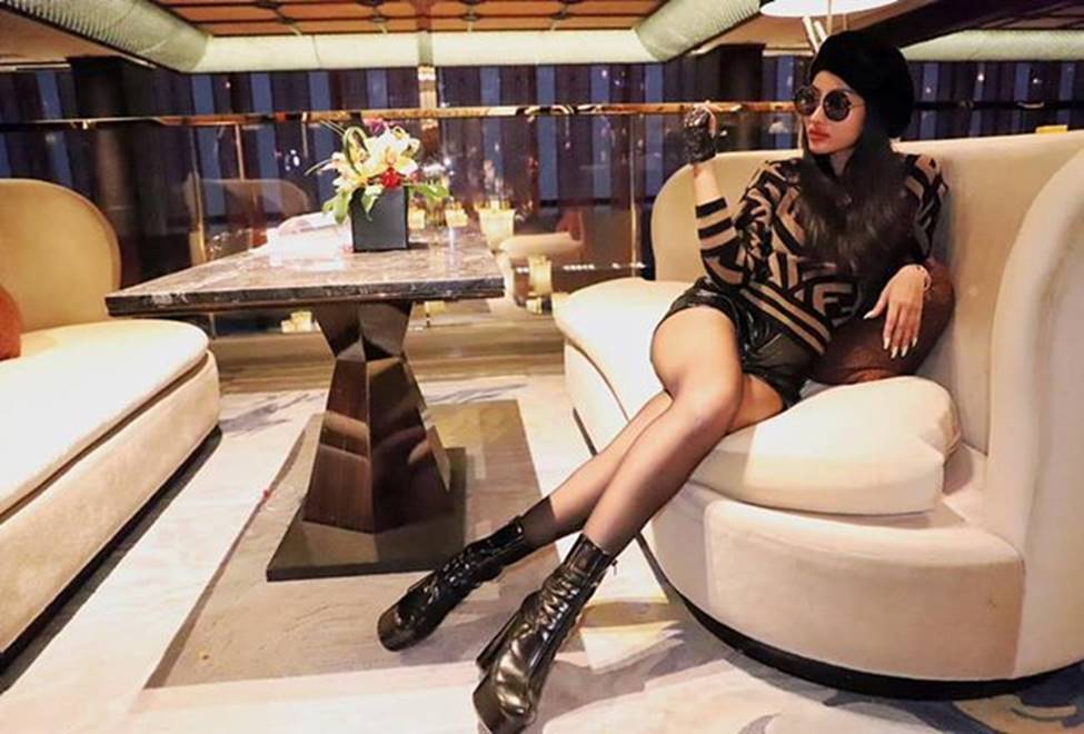 2 hot girl ăn chơi nhất Sài Thành: Sau ly hôn còn gợi cảm gấp bội-7