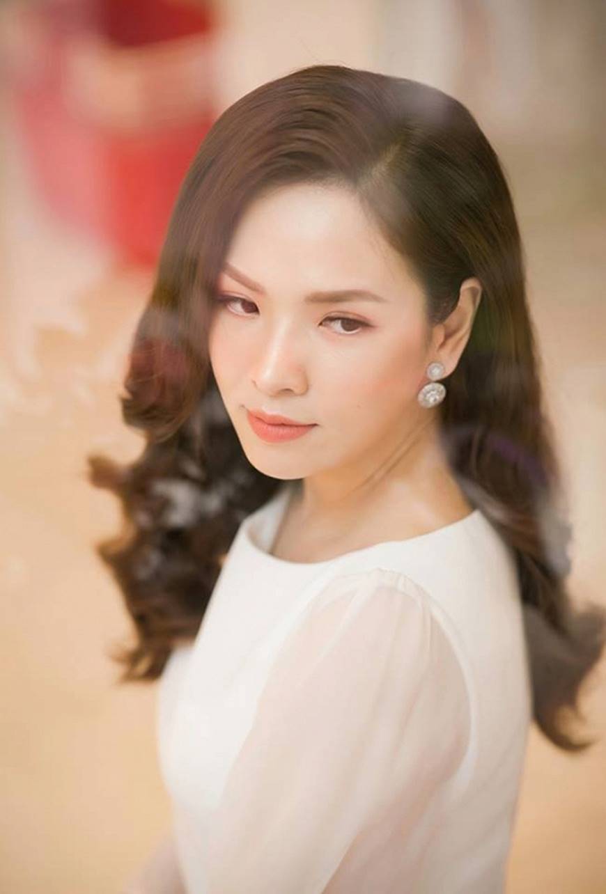 Chùm ảnh mới với biểu cảm nhan sắc ngọt ngào, thần thái nhẹ nhàng của MC Đan Lê-4