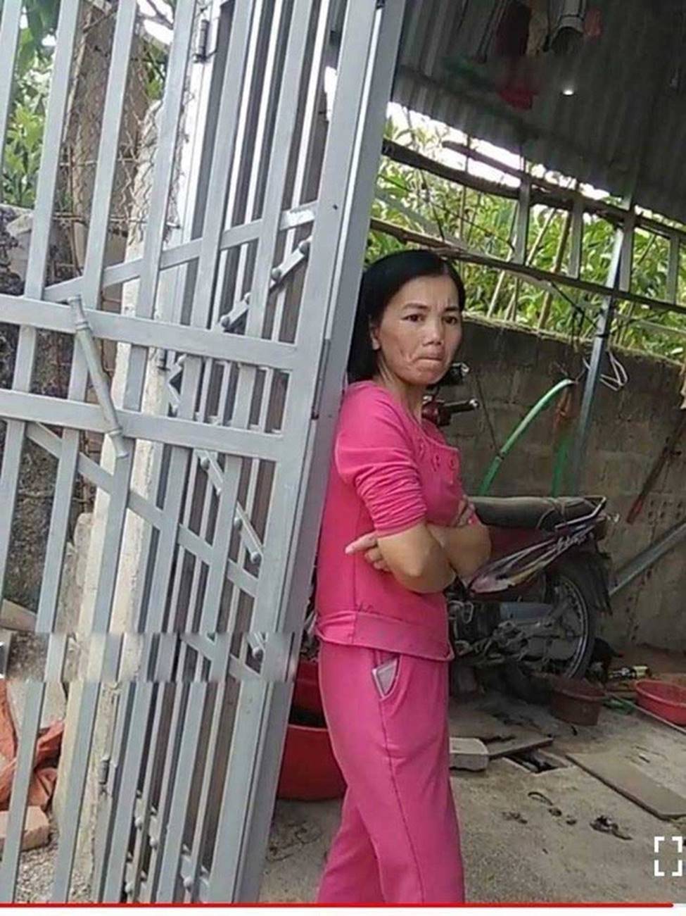 Vợ Bùi Văn Công chứng kiến nữ sinh bị hãm hại nhưng chỉ càu nhàu: Chúng mày đừng làm trò đó trong buồng của tao!-2