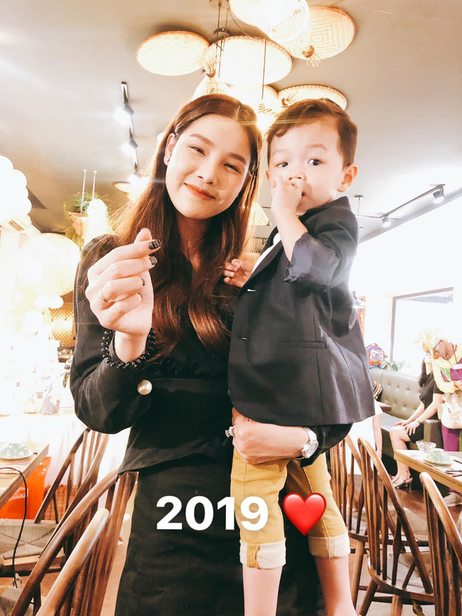 Con trai bị chê xấu vì mẹ phẫu thuật thẩm mỹ, Kỳ Hân khoe ảnh quý tử bảnh bao và đáp trả đầy bất ngờ-4