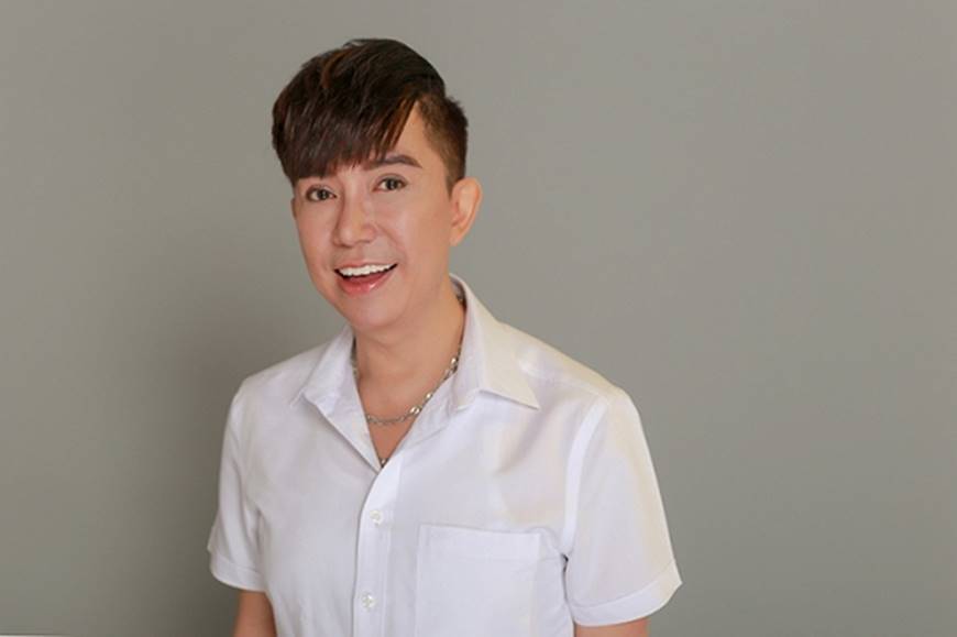 Giữa loạt tin đồn dao kéo, Long Nhật tung bộ ảnh chứng minh gương mặt trẻ trung, cân đối-4