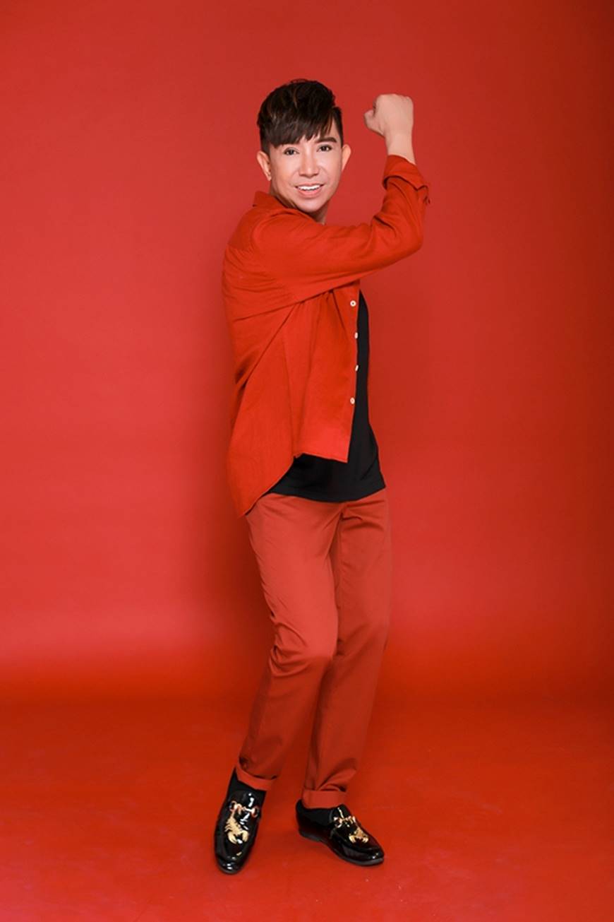 Giữa loạt tin đồn dao kéo, Long Nhật tung bộ ảnh chứng minh gương mặt trẻ trung, cân đối-13