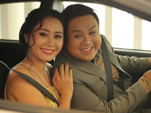 Cuộc hôn nhân của nam danh hài đạp vợ trước mặt đồng nghiệp vì mang sai giày như thế nào?