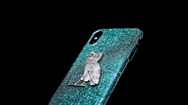 Ốp iPhone đắt gấp chục lần siêu xe, vừa dùng vừa sợ bong vàng, kim cương-2