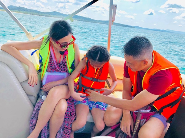 Thủy Tiên khoe ảnh du lịch cuối tuần cùng chồng con nhưng bé Bánh Gạo mới là nhân vật gây chú ý-3