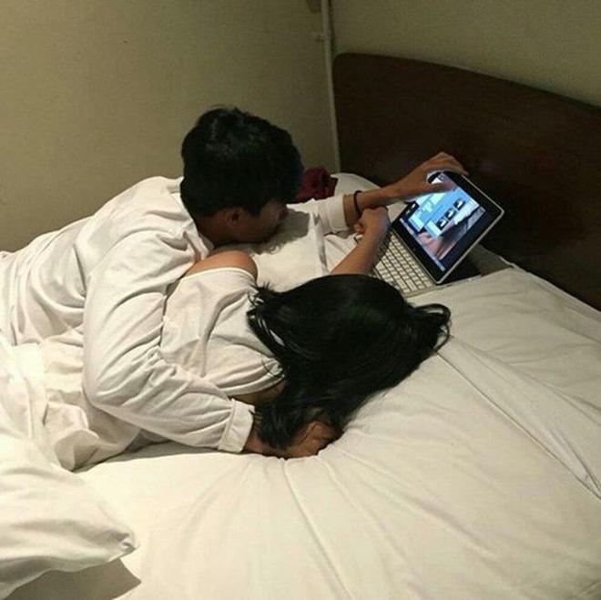 Chướng mắt khi bạn cùng phòng yêu người này qua đêm” với người kia-1