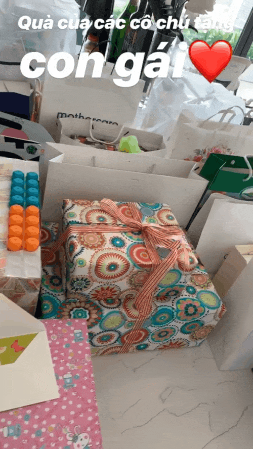 Vừa tròn 1 tuổi, con gái HH Đặng Thu Thảo đã diện váy hiệu chanh xả” gần 11 triệu khiến ai cũng xuýt xoa-4