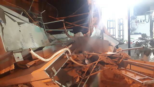 Nhà 2 tầng ở Thanh Hóa bất ngờ đổ sập trong đêm-1