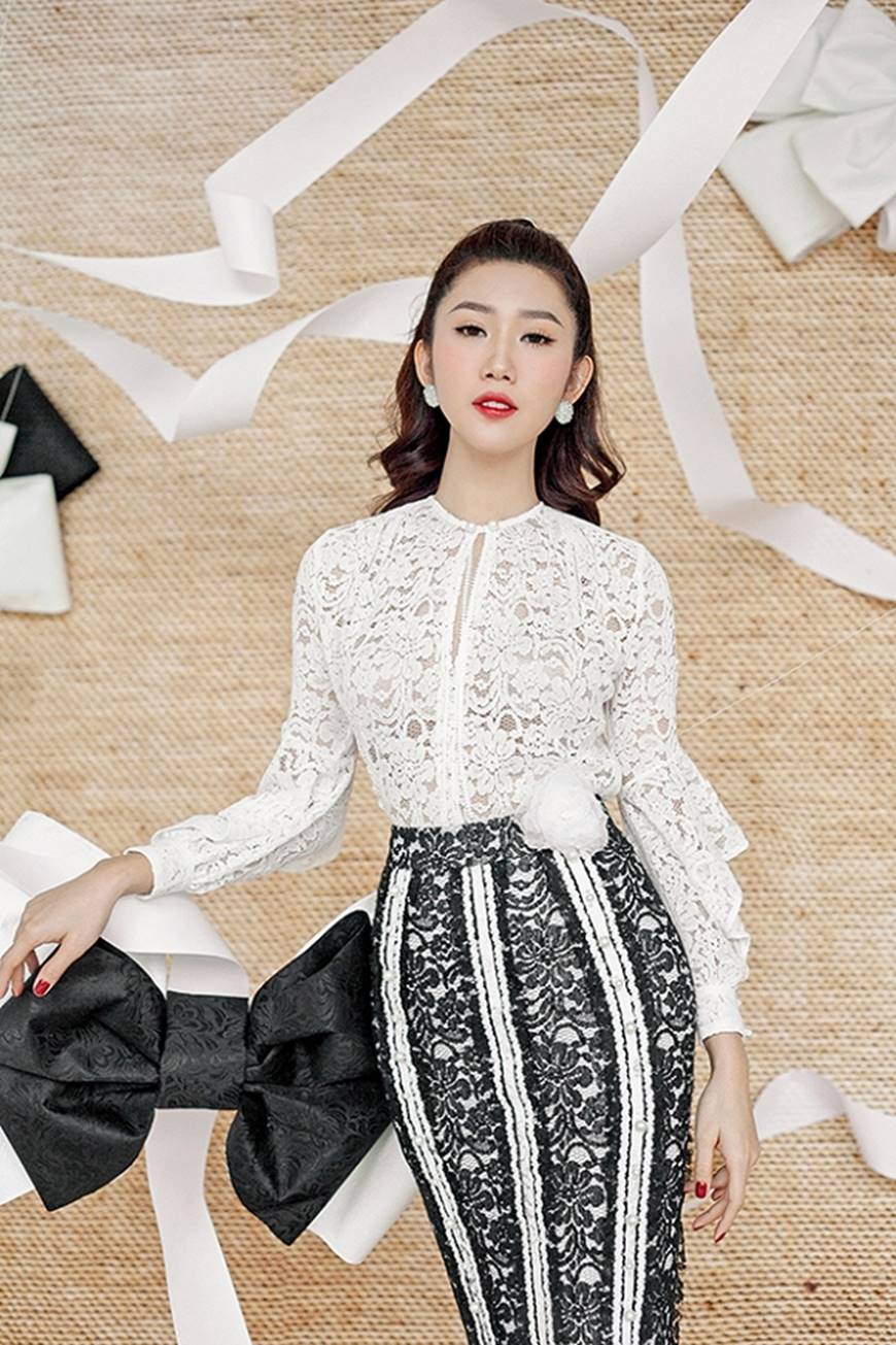 Thúy Ngân khoe nhan sắc cuốn hút khó cưỡng-14