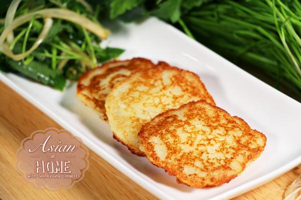 Khoai tây mùa này vừa rẻ vừa ngon, chỉ mất 10k có ngay món bánh khoai tây chuẩn vị Hàn-3