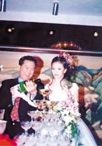Vương Diễm: Từng nổi tiếng cùng Triệu Vy nhưng dừng lại ở đỉnh cao, giờ đây vì trả nợ cho chồng mà tái xuất-14