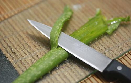 Mỗi sáng ăn 1 thìa nha đam da cứ thế căng bóng, trắng hồng như gái 18-3