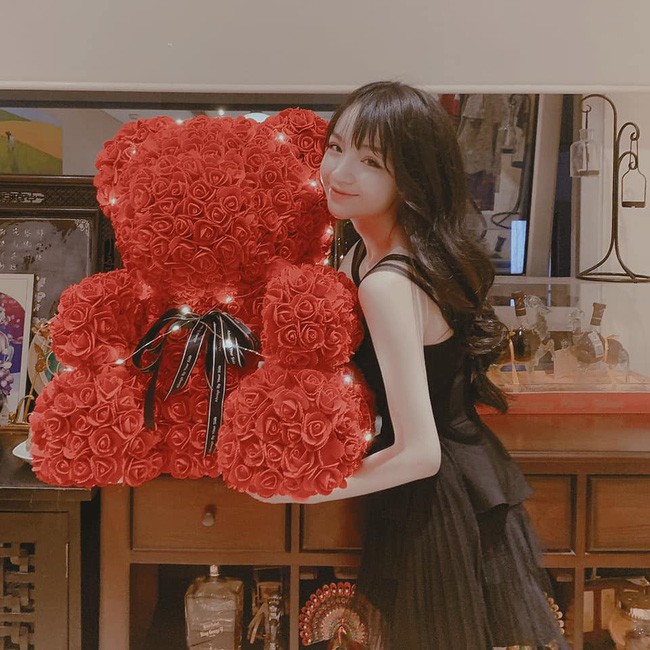 Em trai thiếu gia Phan Thành lại gây sốt vì món quà sinh nhật sớm tặng bạn gái siêu xinh-8