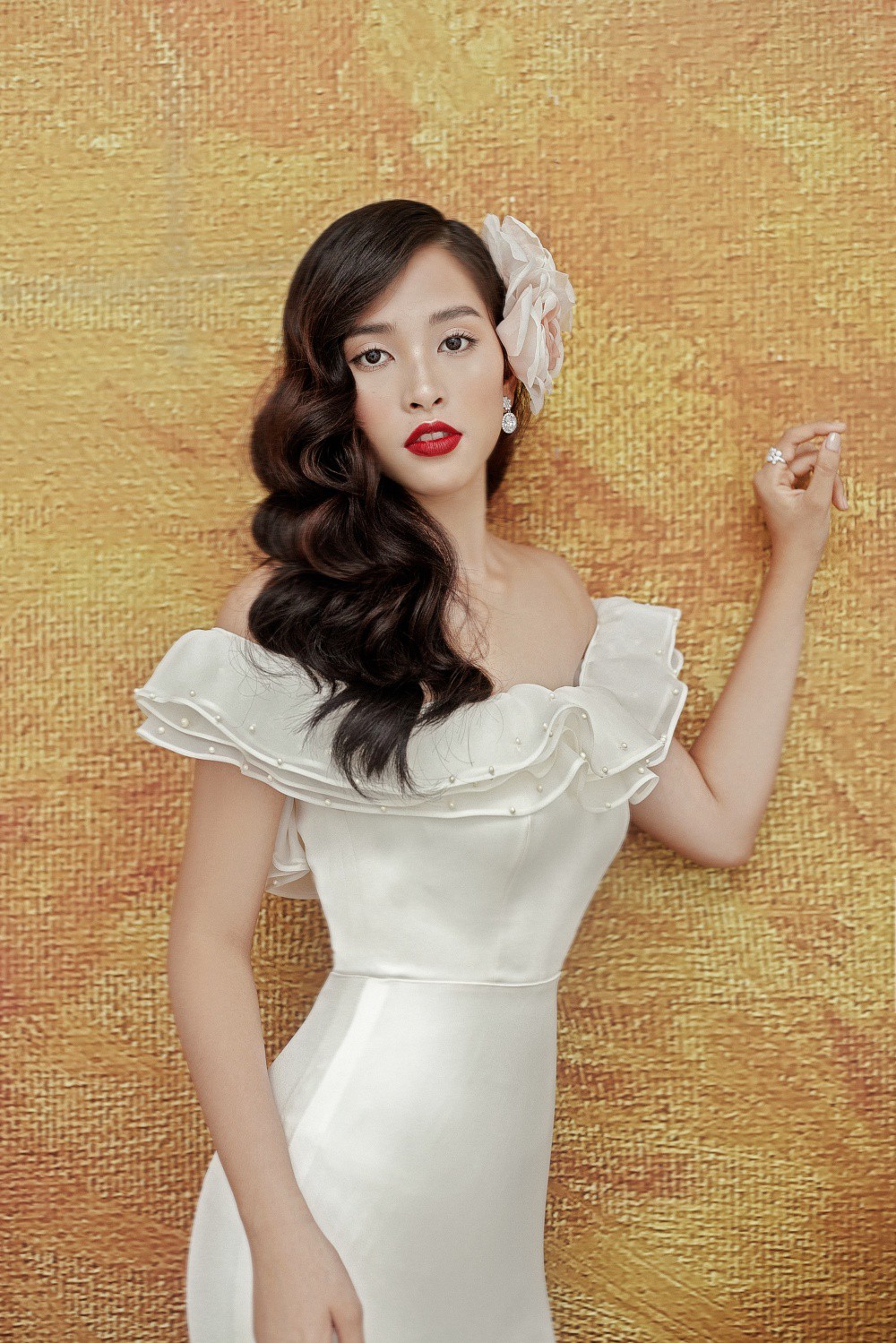 Mỹ nhân 10x Trần Tiểu Vy lột xác quyến rũ sau nửa năm đăng quang Hoa hậu Việt Nam 2018-6