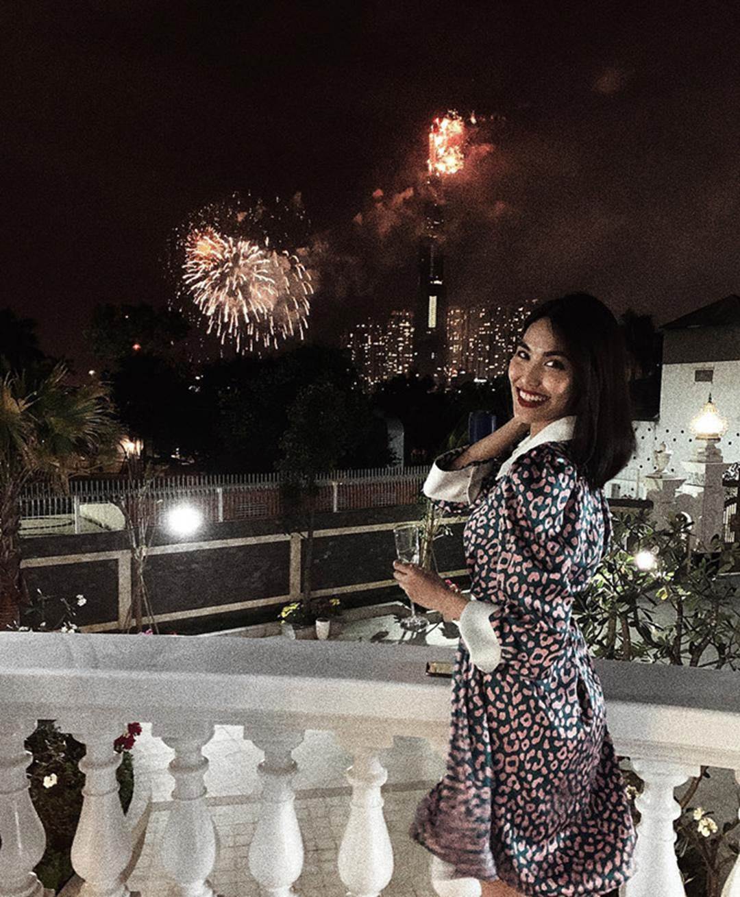 Lan Khuê sống xa hoa bên chồng giàu, du lịch sang chảnh, diện đồ hiệu-8