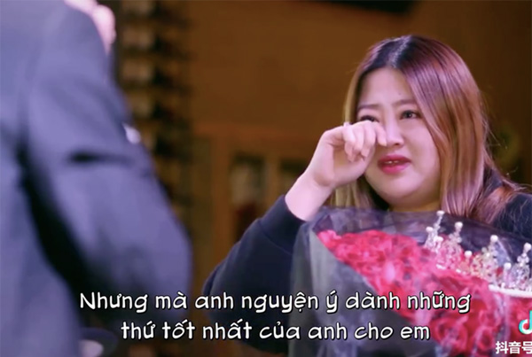 Couple đũa lệch Trung Quốc: Gặp nhau khi chỉ có 3,5 triệu đồng, bên nhau qua khó khăn và lời cầu hôn cảm động-3