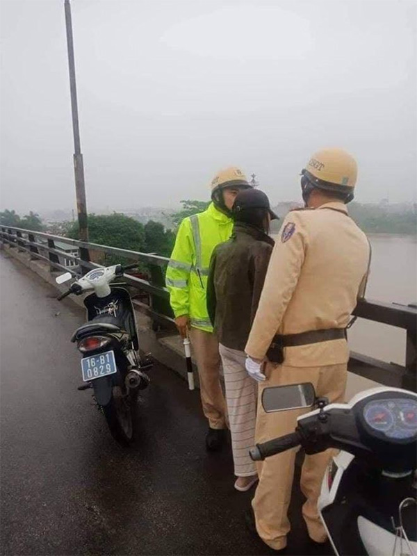 Nghẹt thở cuộc giải cứu thai phụ 37 tuần tuổi định nhảy cầu tự tử-1