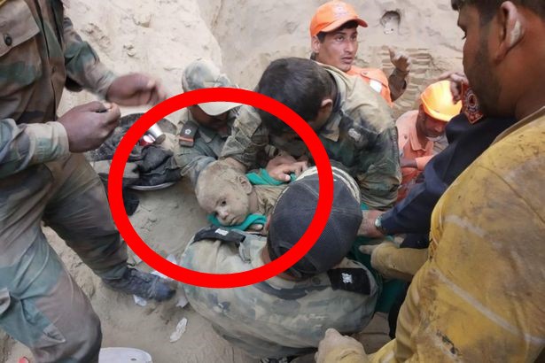 Bé trai 18 tháng tuổi rơi xuống giếng sâu 20m, hàng trăm người nỗ lực giải cứu suốt 2 ngày đêm rồi vỡ òa sung sướng khi thấy bộ dạng đứa trẻ-3