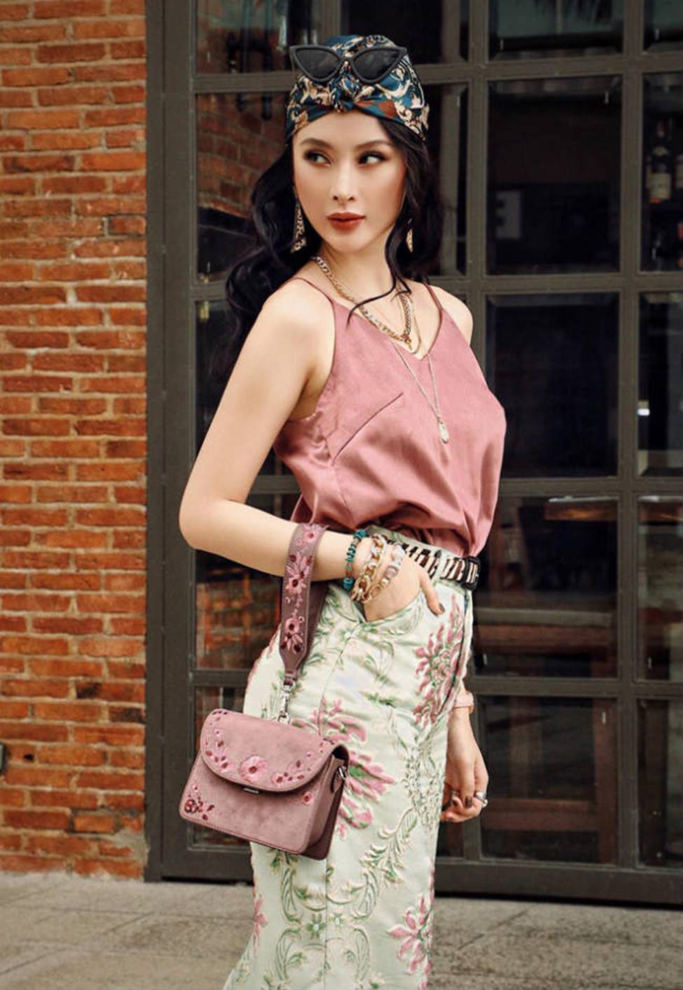 Chị em Angela Phương Trinh với gu mặc gây chú ý-12