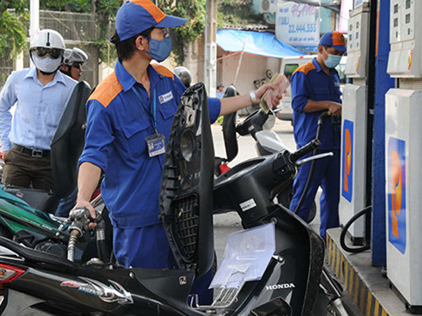 Đổ xăng đầy bình là dại, mẹo nhỏ để biết cách đổ xăng chuẩn giá-1