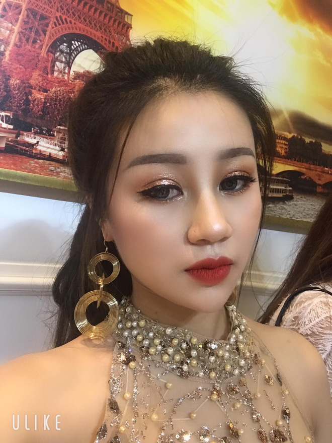 Bỗng nổi tiếng sau bức ảnh đứng bán thịt, cô gái bị chỉ trích làm màu” chỉ vì một lý do-6