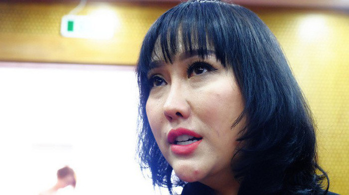 Sao Vbiz và những lần lộ diện với gương mặt lạ lẫm: Cằm nhọn hoắt, mũi sưng phồng khiến fan tá hoả-11