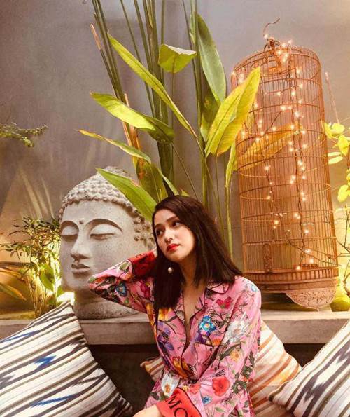 Không thiếu hàng hiệu xa xỉ, nhưng Hoa hậu Hương Giang vẫn cứ thích dùng lại đồ cũ-5