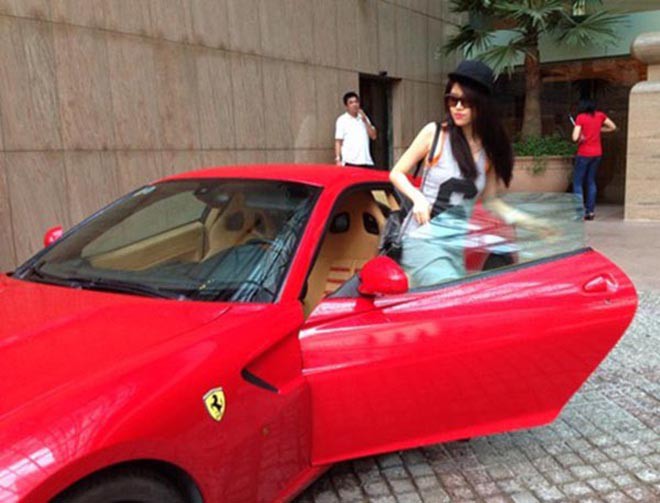 Cuộc sống xa hoa của siêu mẫu đại gia vượt mặt Hà Hồ, khiến Vĩnh Thụy yêu say đắm-5